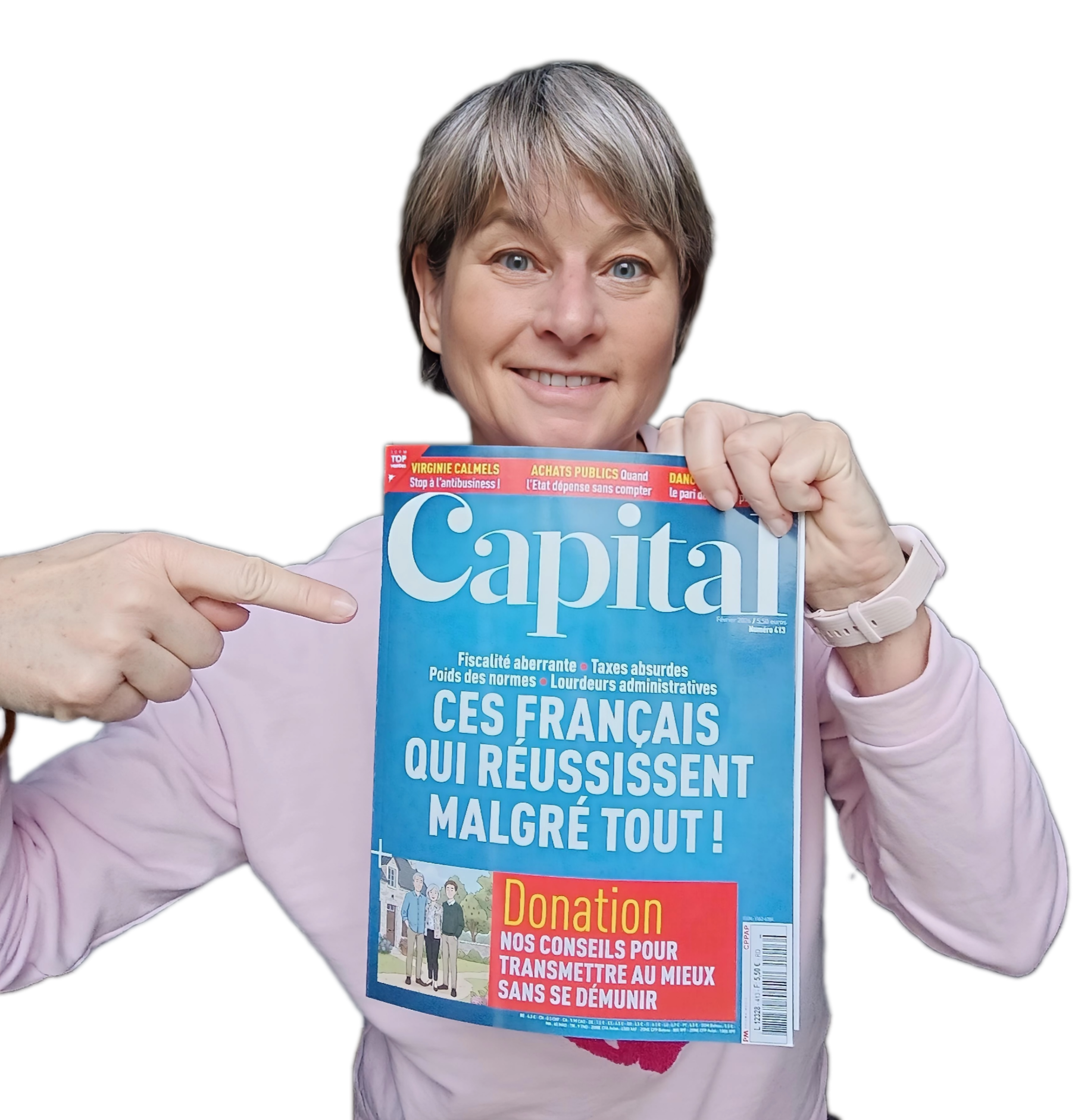 Karine Gueguen tenant le magazine Capital en main